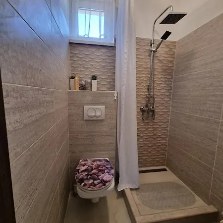 Leda Pihenohaz By Bltn Appartement Siófok